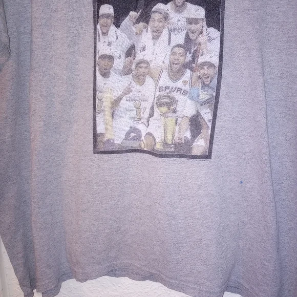 🐮 🐄 San Antonio Spurs Size 2X Men's T-shirt - Picture 3 of 6
